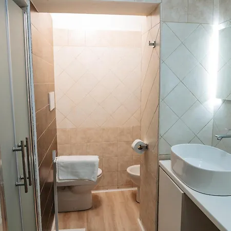 فندق مبيت وإفطار Sea House 3*