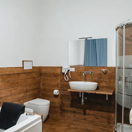 فندق مبيت وإفطار Sea House 3*